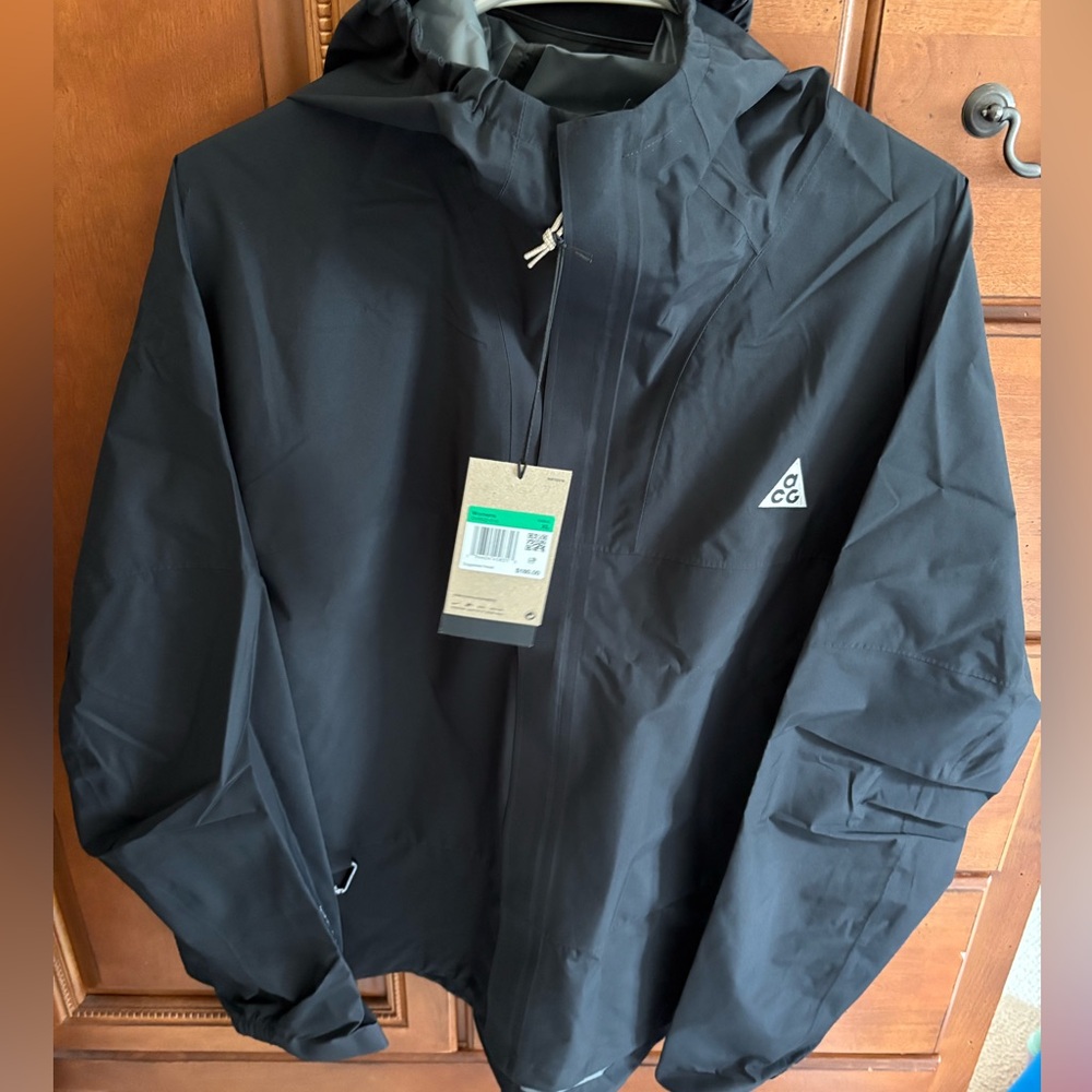 Nike Storm fit packable rain jacket